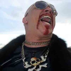 Tamerlane-skull-chain-fur-laugh-400